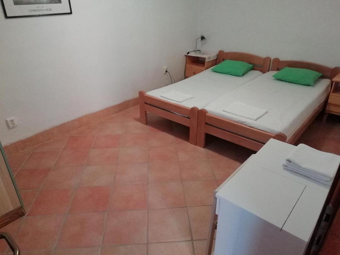 Apartments Mia สตารีกราด-ปาเคลนีซา ภายนอก รูปภาพ